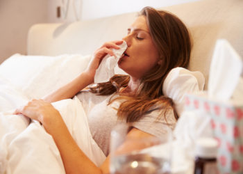 Viele Deutsche liegen derzeit mit Grippe im Bett. Mehr als 3.000 Infizierte hat das Robert Koch-Institut bereits verzeichnet. (Bild: Monkey Business/fotolia.com)