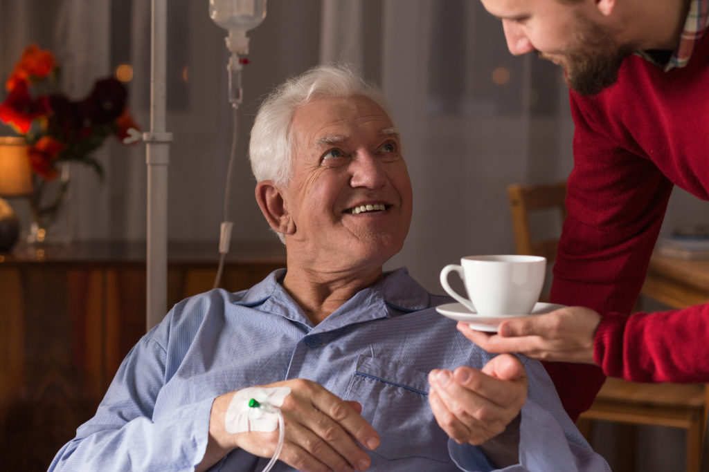 Wer anderen Menschen hilft, tut sich damit selbst etwas Gutes. Die Hilfe hat positive Auswirkungen auf unsere psychische Gesundheit. (Bild: Photographee.eu/fotolia.com)