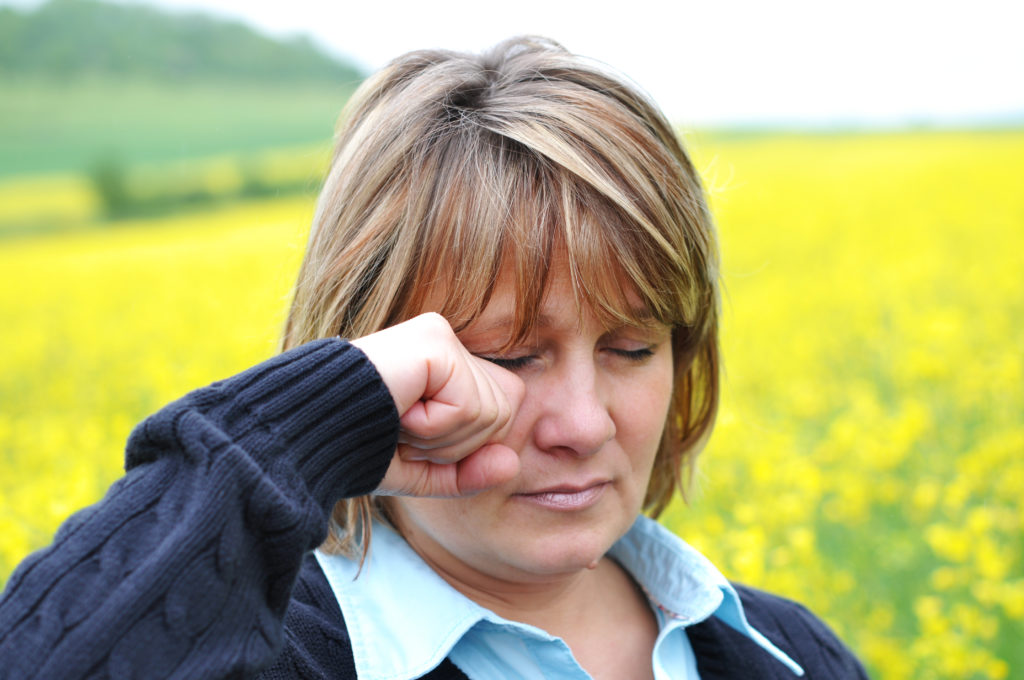 Oft sind Pollen die Ursache für juckende und gerötete Augen. Doch auch Infektionen können solche Beschwerden hervorrufen. (Bild: photocrew/fotolia.com)