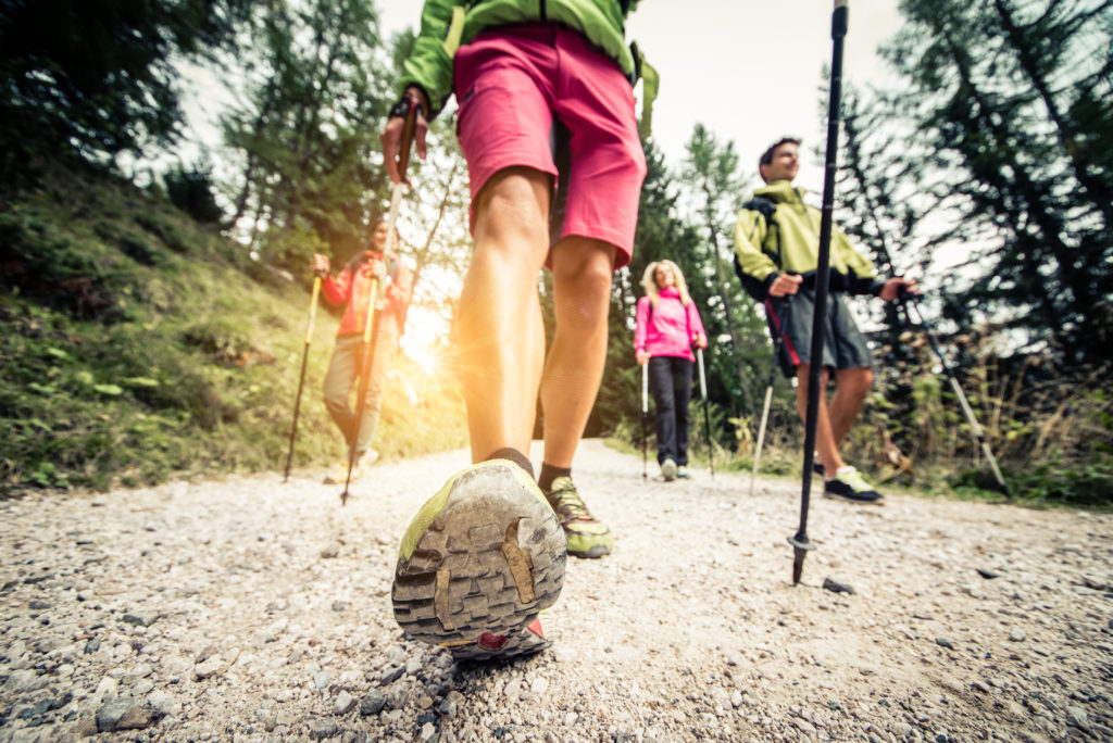 Obwohl Sport gesund ist, fällt es vielen Menschen schwer, sich zu regelmäßiger Bewegung aufzuraffen. Eine Expertin hat Tipps parat, wie der innere Schweinehund überwunden werden kann. (Bild: oneinchpunch/fotolia.com)