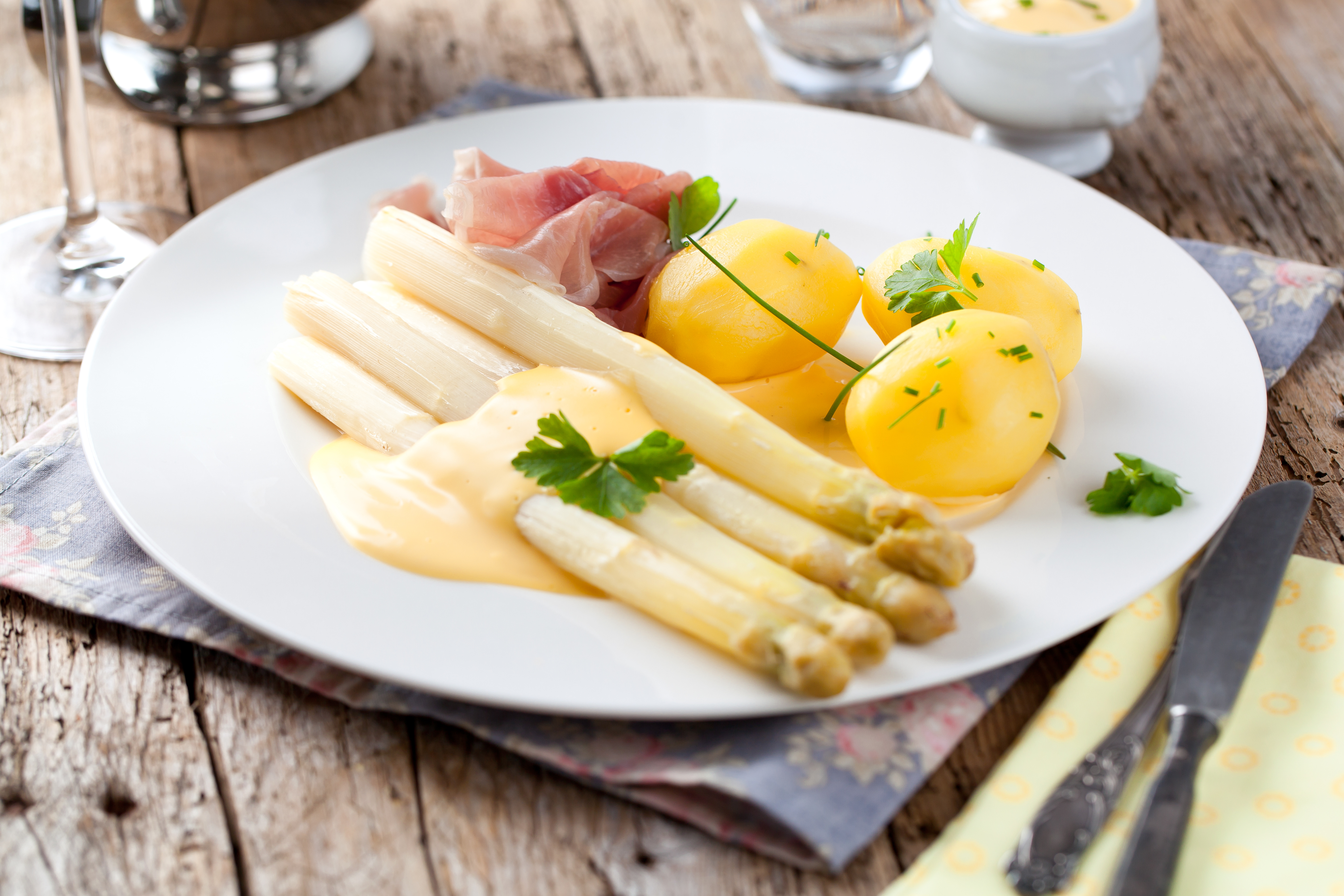 Frühkartoffel mit Spargel
