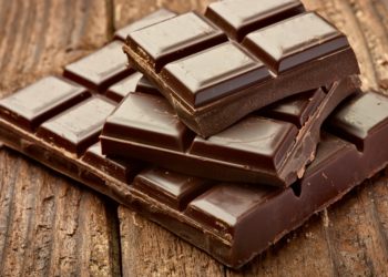 Schokolade ist gesünder als oft angenommen. Einer neuen Studie zufolge macht sie womöglich sogar schlau. (Bild: picsfive/fotolia.com)