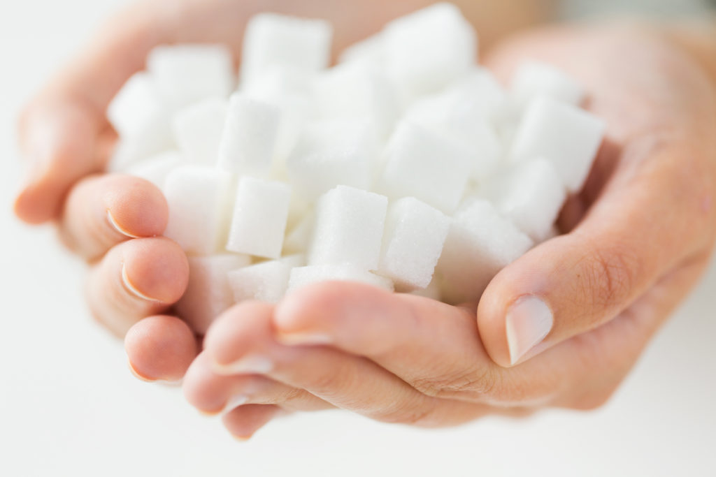 Die Lebensmittelhersteller nutzen eine Vielzahl an Tricks, um den Zuckergehalt ihrer Produkte zu verschleiern. (Bild: Syda Productions/fotolia.com)