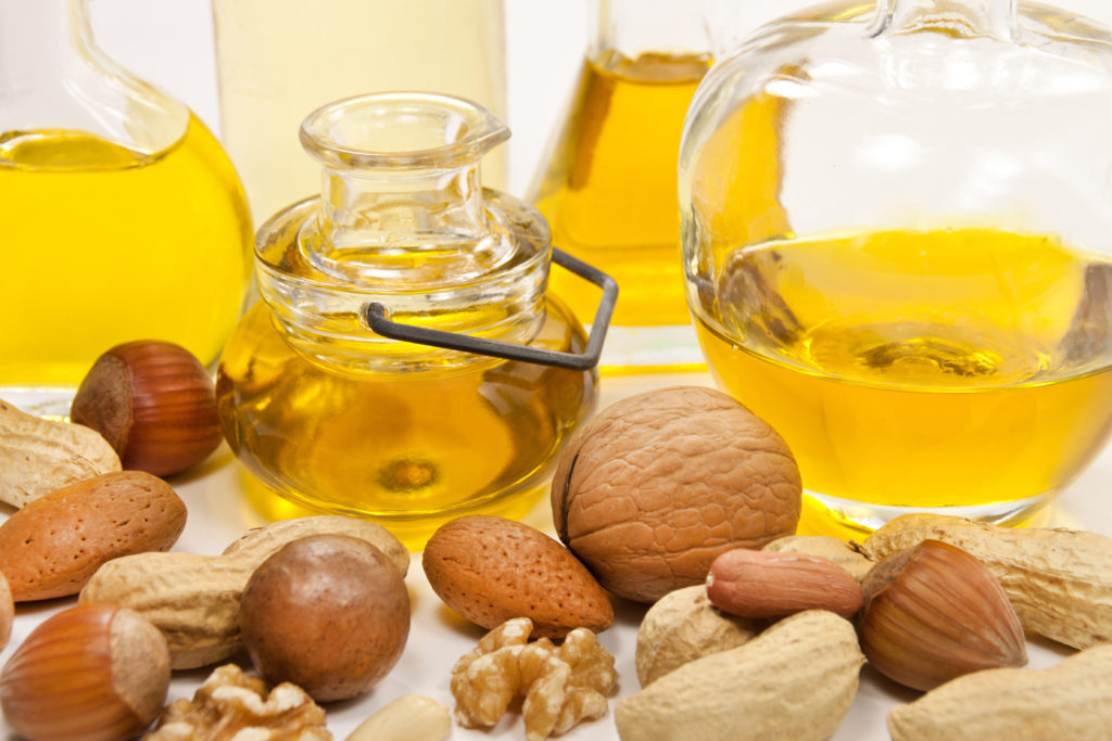 Mandelöl selbst herstellen. Bild: PhotoSG - fotolia