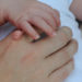 Die Existenz von mehr als fünf Fingern an einer Hand wird als Polydaktylie bezeichnet. In China kam nun ein Junge zur Welt, der insgesamt 31 Finger und Zehen hat. (Bild: annavee/fotolia.com)