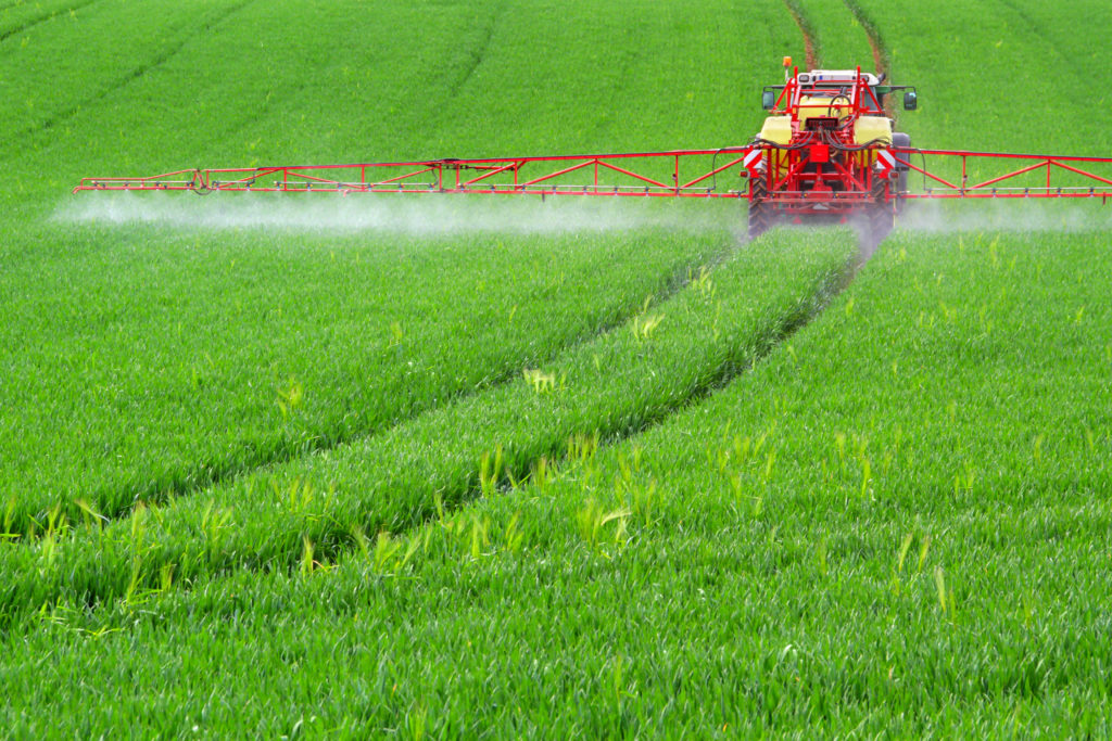 Zu dem Krebsrisiko durch Glyphosat vertreten die WHO-Institutionen unterschiedliche Auffassungen. (Bild: farbkombinat/fotolia.com)