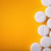 Wohl kaum ein Schmerzmittel wird in Deutschland so oft verwendet wie Paracetamol. Forscher haben nun eine bisher unbekannte Nebenwirkung beobachtet: Das Medikament schwächt unser Mitgefühl. (Bild: sudok1/fotolia.com)