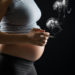 Rauchen in der Schwangerschaft gefährdet die psychische Gesundheit des Nachwuchses. Das Risiko einer Schizophrenie wird durch die pränatale Nikotin-Exposition deutlich erhöht. (Bild: wong yu liang/fotolia.com)