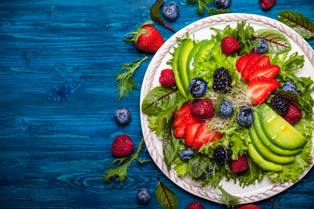 Frisches Obst und Gemüse ersetzen Zucker und Fertigprodukte. Fertigprodukte
