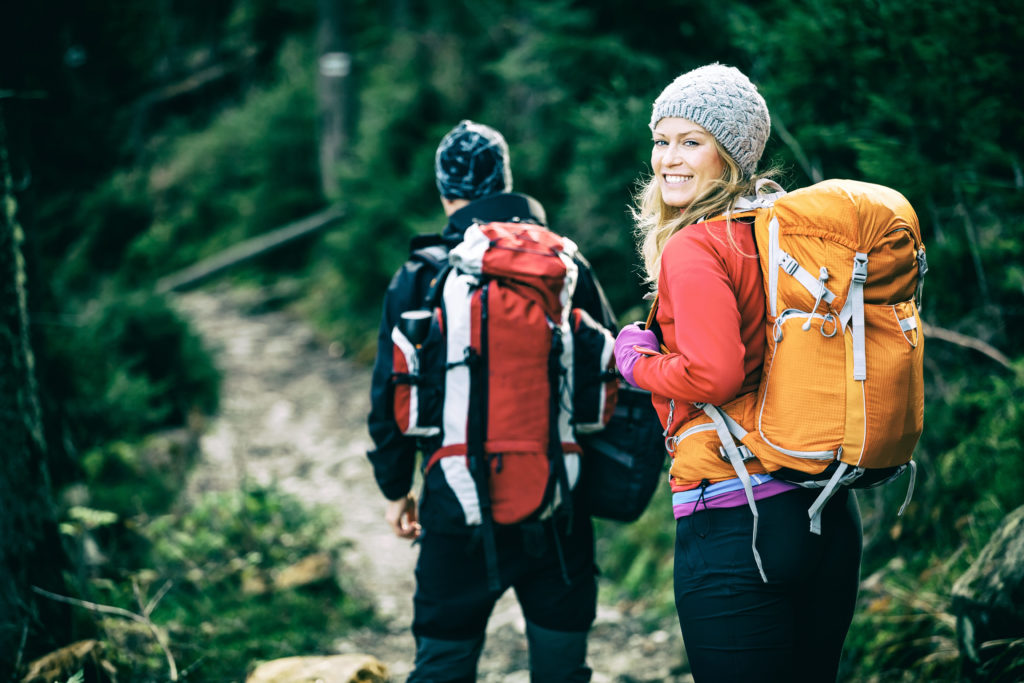 Wandern als Ausdauersport wird von manchen Zeitgenossen belächelt. Es sei ja nur Gehen. Doch Wandern ist tatsächlich fast so effektiv wie zum Beispiel Joggen. (Bild: blas/fotolia.com)