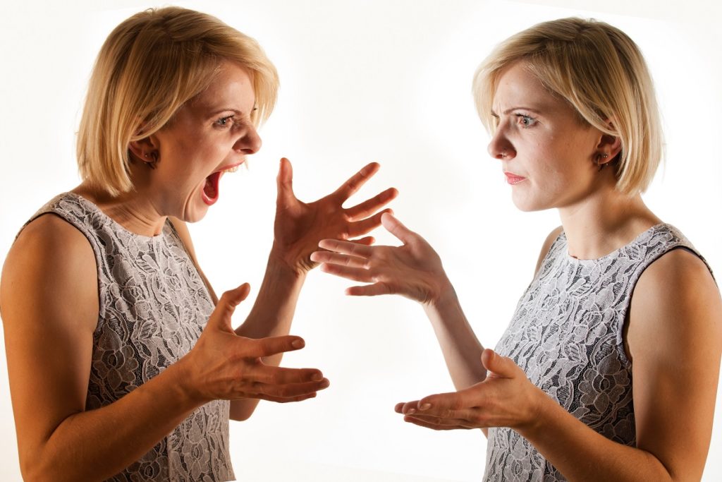 Wenn der Kopf verrückt spielt: Erste Warnhinweise, Ursachen und Behandlung von Schizophrenie. Bild: pix4U - fotolia