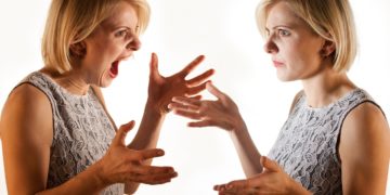 Wenn der Kopf verrückt spielt: Erste Warnhinweise, Ursachen und Behandlung von Schizophrenie. Bild: pix4U - fotolia