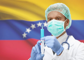 Zwar gibt es in Venezuela inzwischen viele Ärzte, es fehlen aber lebenswichtige Medikamente und Geräte.