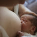 Bei frühgeborene Babys ist die Herzentwicklung oft beeinträchtigt, was auch Beschwerden  im Erwachsenenalter mit sich bringen kann. Muttermilch wirkt hier möglichen Beeinträchtigungen entgegen. (Bild: tiagozr/fotolia.com)