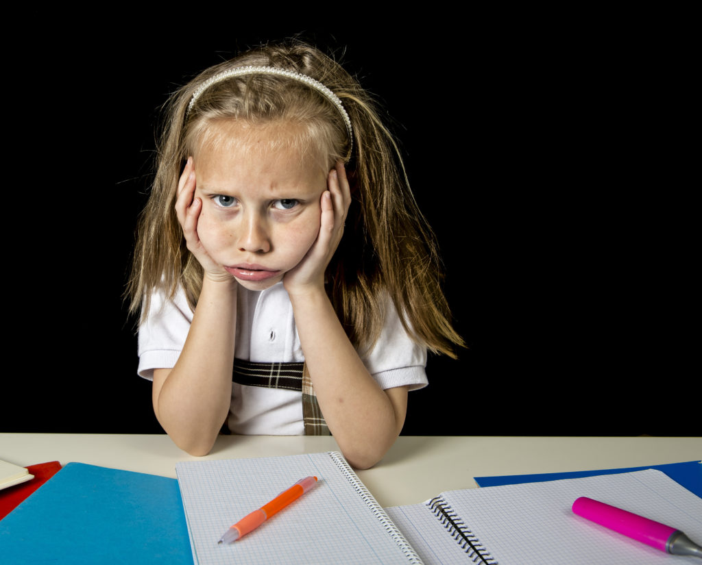 Kinder sind heute psychisch kränker als früher. Darauf weisen aktuelle Untersuchungen hin. Der Leistungsdruck kommt immer früher bei den Kleinen an. Viele von ihnen werden auch Mobbing-Opfer. (Bild: Focus Pocus LTD/fotolia.com)