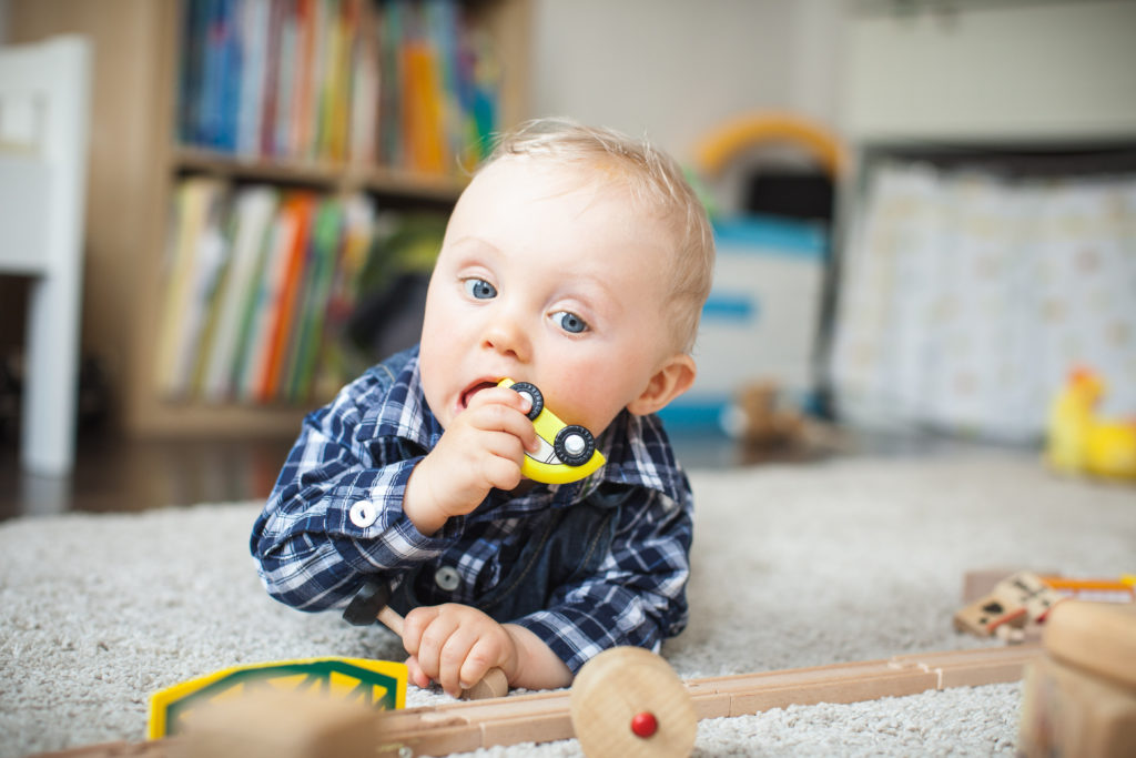 Manche Viren können stundenlang auf Plastikspielzeug überleben. Dieses wird dadurch zum Infektionsrisiko für Kinder. (Bild: Kristin Gründler/fotolia.com)