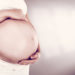 Werdende Mütter können mit ihrer Ernährung während der Schwangerschaft die Gesundheit ihres Nachwuchses maßgeblich beeinflussen. (Bild: magdal3na/fotolia.com)