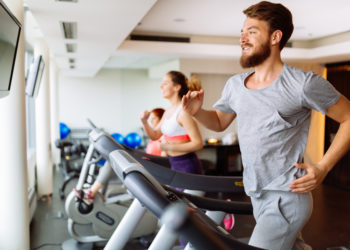 Sport tut gut und hält unseren Körper fit. Allerdings scheint nicht nur unser Körper von Sport zu profitieren. Auch die Gedächtnisleistung unseres Gehirns kann durch intensive sportliche Übungen verbessert werden. (Bild: nd3000/fotolia.com)