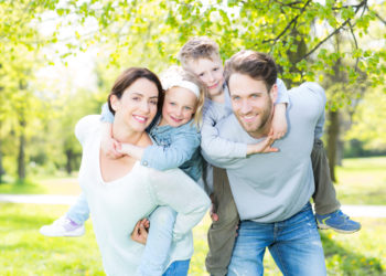 Die Familie hilft vielen Berufstätigen beim Abbau von Stress und  fördert dadurch die Gesundheit. (Bild: drubig-photo/fotolia.com)