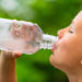 Einfaches Trinkwasser ist am Besten. Bild: Mikkel Bigandt - fotolia