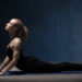 Mit Yoga lassen sich möglicherweise auch klinische Depressionen behandeln. Eine neu Studie soll dies nun überprüfen. (Bild: fizkes/fotolia.com)