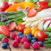 Obst und Gemüse schmecken gut und sind gesund. Forscher fanden jetzt heraus, dass Obst und Gemüse sogar unser Wohlbefinden und unsere innere Zufriedenheit erhöhen können. (Bild: PhotoSG/fotolia.com)