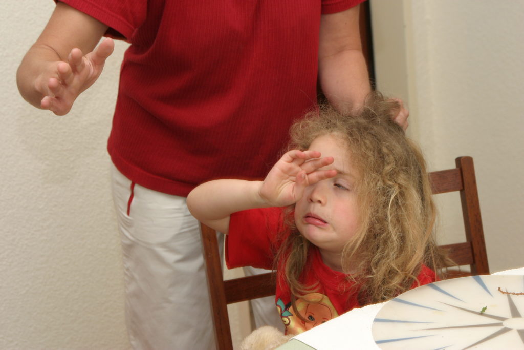 Nach Schätzungen schlagen weltweit etwa 80 Prozent der Eltern ihre Kinder. Körperliche Disziplinarmaßnahmen können schwerwiegende, langfristige Schäden hinterlassen. (Bild: Herby ( Herbert ) Me/fotolia.com)