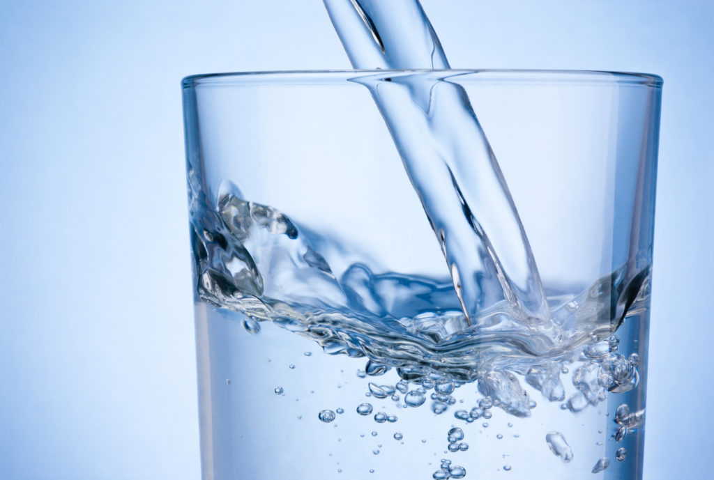 In Teilen Mittelhessens wird davor gewarnt, Leitungswasser zu trinken, ohne es vorher abzukochen. Bei Überprüfungen waren dort Colibakterien im Trinkwasser festgestellt worden. (Bild: Hyrma/fotolia.com)