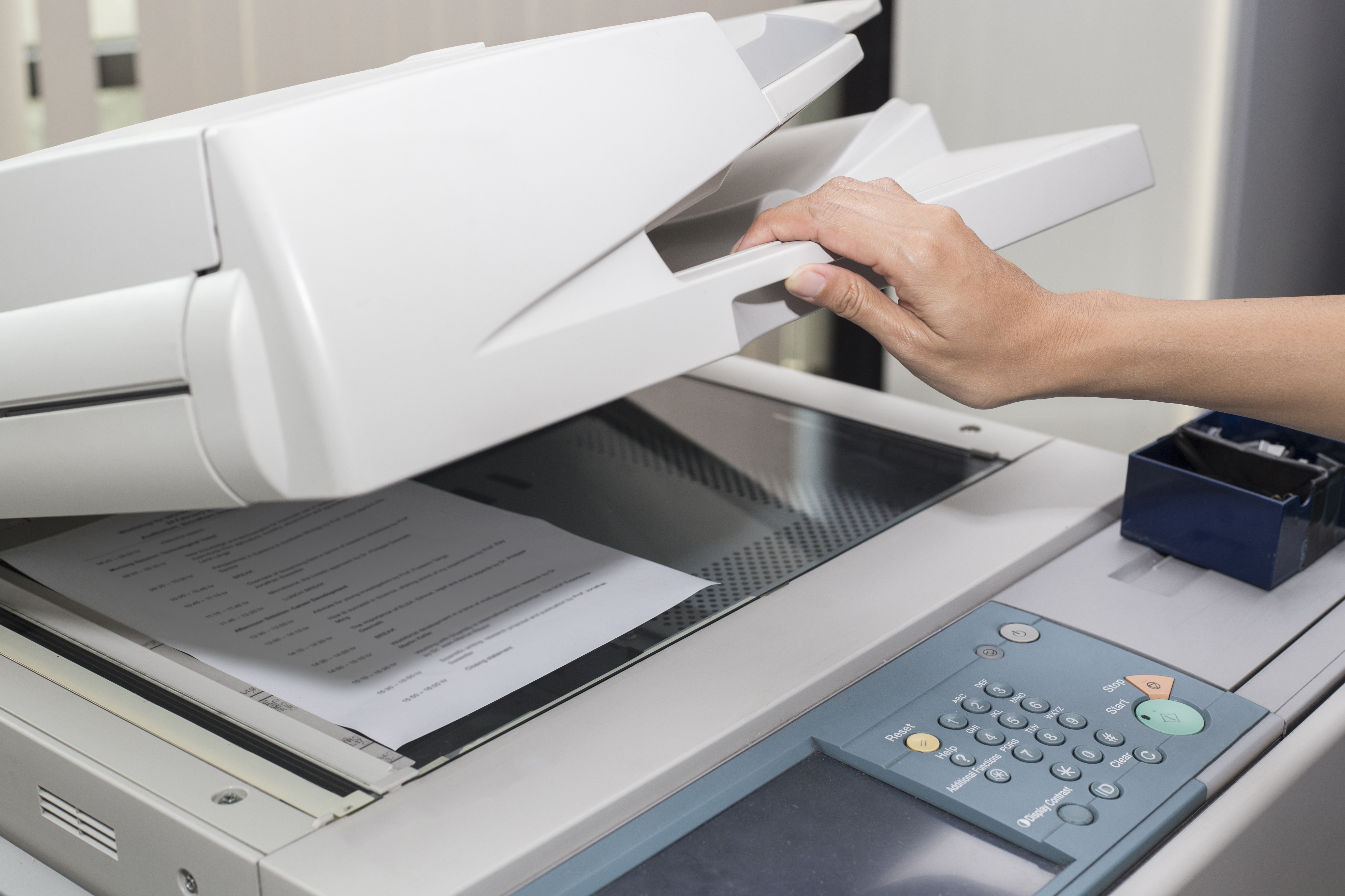 Принтер для распечатки документов. Сканирование документов. Ксерокопирование и сканирование. Ксерокопия сканирование. Печать копирование сканирование.