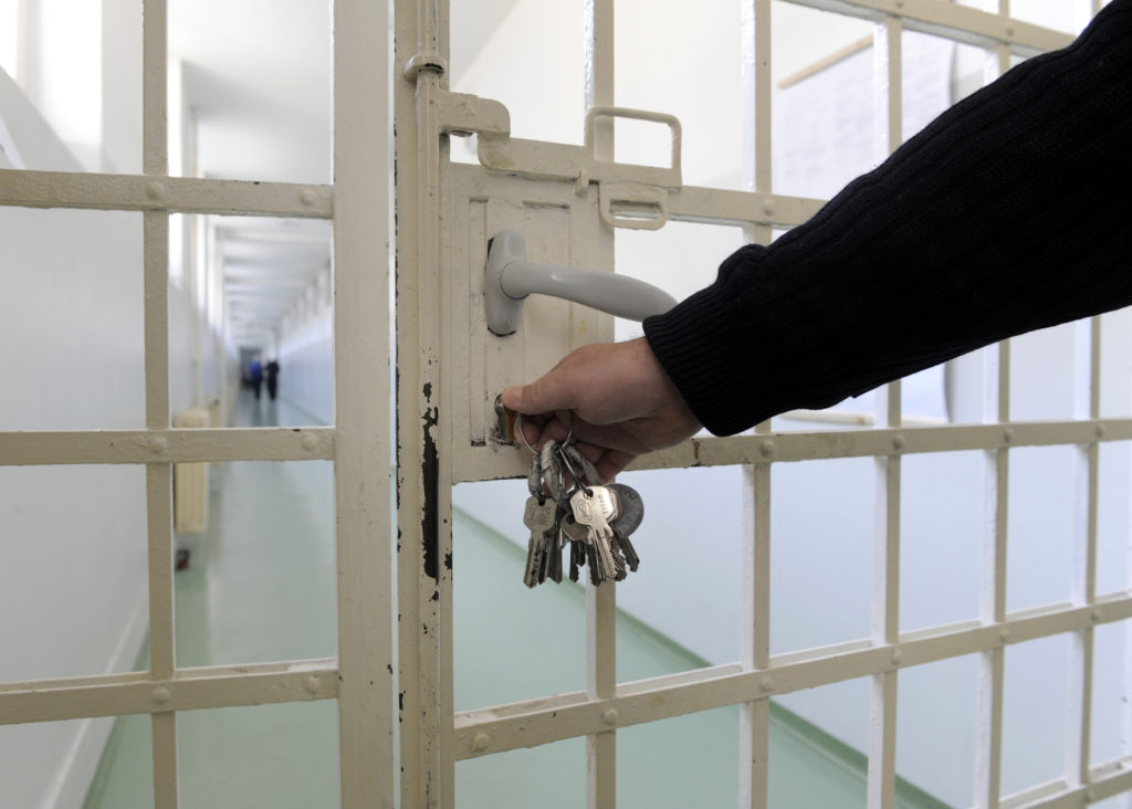 Ist die Unterbringung in ein Gefängnis menschenunwürdig? Bild: © Bibi - fotolia