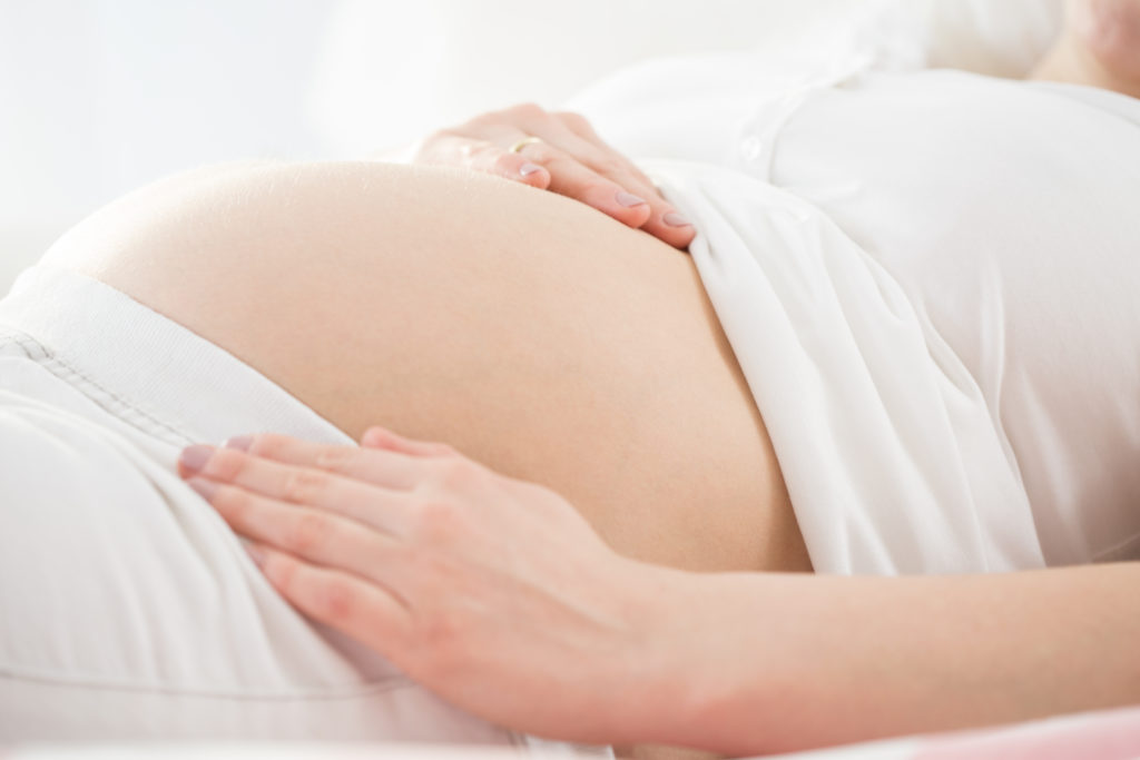Eine Chinesin behauptet, seit mittlerweile 17 Monaten schwanger zu sein. Ärzte meinen, sie können die Angaben der Frau nicht überprüfen, weil die notwendigen Unterlagen fehlen würden. (Bild: Photographee.eu/fotolia.com)