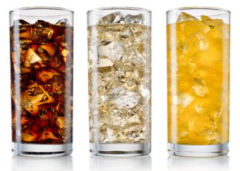 Die Verbraucherorganisation Foodwatch hat 500 sogenannte Erfrischungsgetränke auf ihren Zuckergehalt geprüft. Rund die Hälfte ist demnach zu süß. (Bild: Tim UR/fotolia.com)
