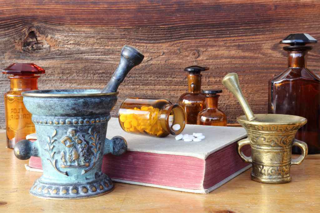 Die Polizei warnt: Vier Krebs-Patienten sind nach der Behandlung in einem Zentrum für alternative Medizin verstorben. (Bild: monropic/fotolia.com)
