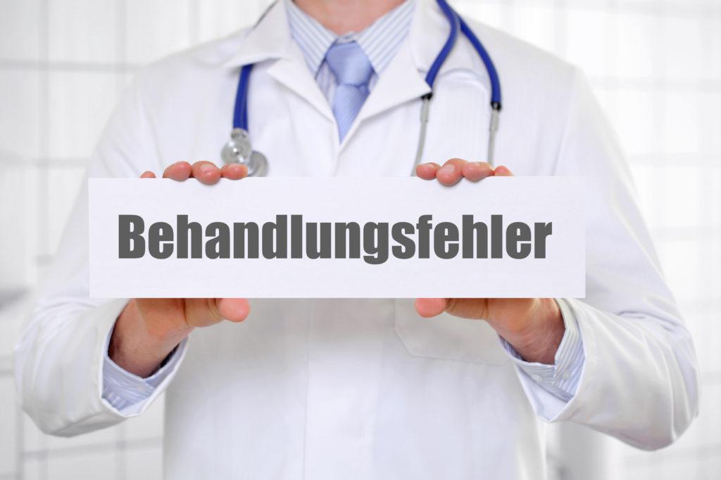 Laut einer aktuellen Umfrage vermutet fast jeder Vierte der 18- bis 39-Jährigen, dass er bereits mindestens einmal in einem Krankenhaus oder in einer Arztpraxis falsch behandelt wurde. (Bild: Coloures-pic/fotolia.com)