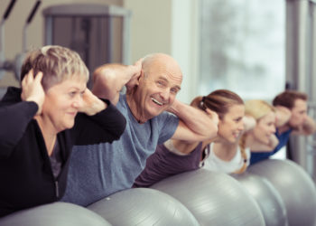 Ausreichende Bewegung ist gut für unsere Gesundheit. Forscher fanden jetzt heraus, dass Patienten mit Herz-Kreislauf-Erkrankungen sich dringen mehr bewegen sollten. So verbessern sie ihre Gesundheit und sparen Kosten für das Gesundheitswesen. (Bild: contrastwerkstatt/fotolia.com)