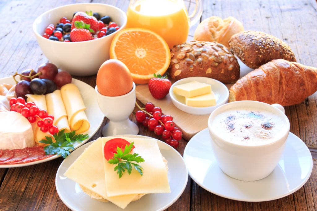 Ein gesundes Frühstück ist ein guter Start in den Tag. Doch bei Frauen können die positiven gesundheitlichen Auswirkungen des Frühstücks durch Stress am Vortag aufgehoben werden. (Bild: juefraphoto/fotolia.com)