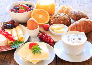Gesundheitsexperten raten zu einem regelmäßigen und ausgewogenen Frühstück. Wer auf die morgendliche Mahlzeit verzichtet, hat laut einer neuen Studie ein erhöhtes Risiko für Typ-2-Diabetes. (Bild: juefraphoto/fotolia.com)