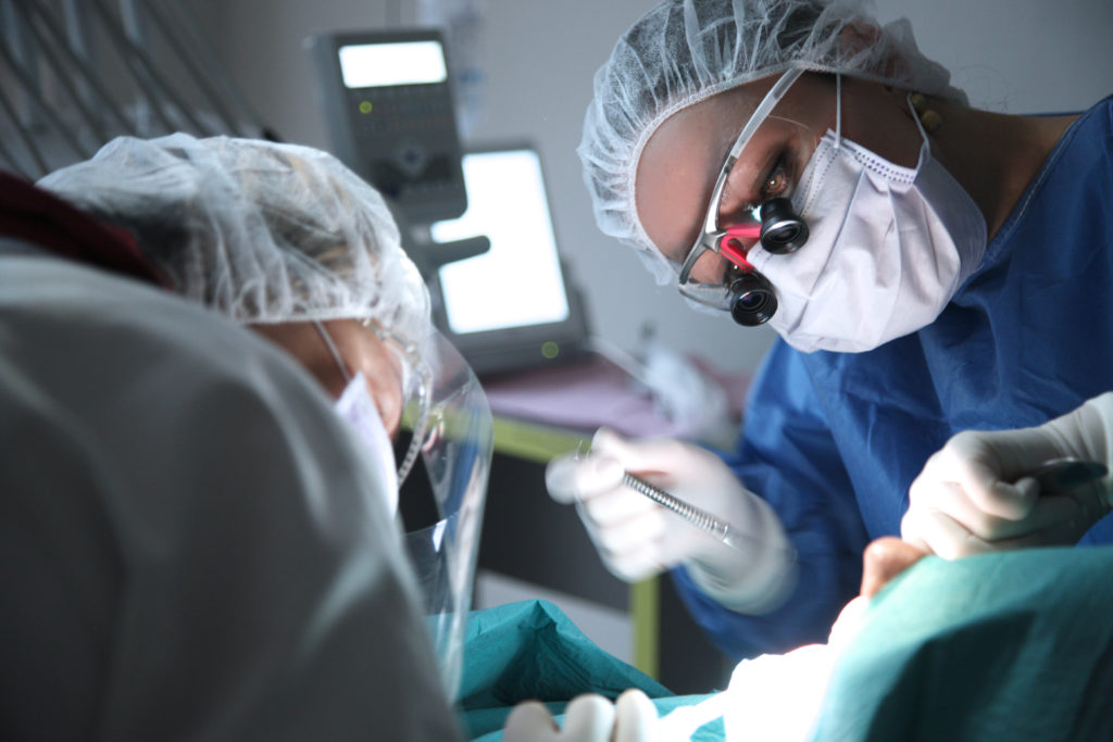Im Jahr 2005 wurde in Frankreich die erste erfolgreiche Gesichtstransplantation durchgeführt. Nun ist die Patientin gestorben. (Bild: Anna Jurkovska/fotolia.com)