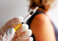 Die Ständige Impfkommission (STIKO) am Robert Koch-Institut (RKI) ändert ihre bisherige Grippe-Impfempfehlung. Die Experten sprechen sich nun für einen Vierfachimpfstoff aus.
(Bild: miss_mafalda/fotolia.com)