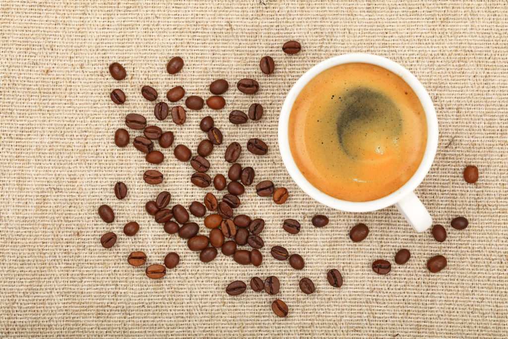 In einem Café im australischen Adelaide wird ein Kaffee verkauft, der 80 Mal stärker als Espresso sein soll. Herz-Kreislauf-Patienten sollten das Getränk besser meiden. (Bild: breakingthewalls/fotolia.com)