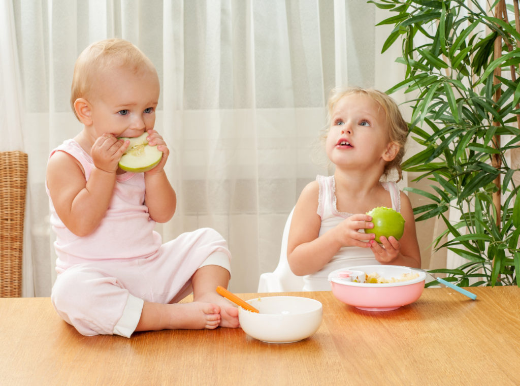 Kinderärzte haben vor einem "Diäten-Hype" gewarnt. Einschneidende Ernährungsumstellungen könnten zu erheblichen Störungen bei Kindern führen. (Bild: Svetlana Fedoseeva/fotolia.com)