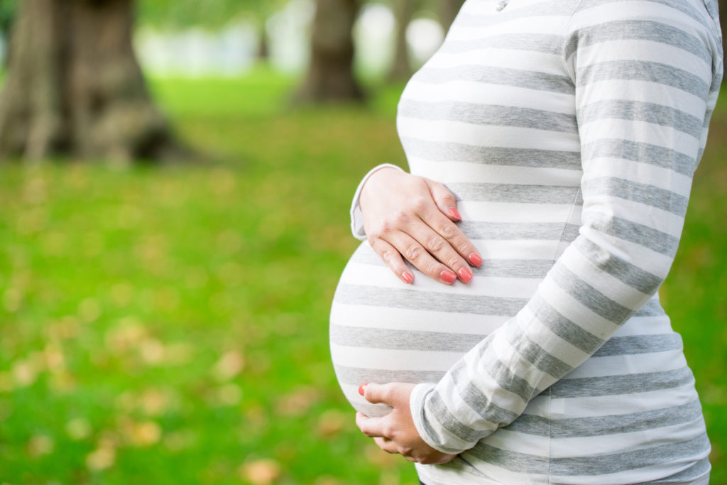 Eine US-amerikanische Studie zeigte, dass Frauen, die stark unter Stress leiden, geringere Chancen haben, schwanger zu werden. Eine Reduzierung des Stresslevels verbessert die Chancen auf eine Empfängnis. (Bild: alice_photo/fotolia.com)