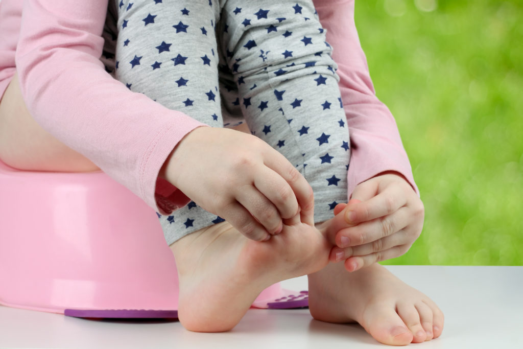 Eltern sollten in der Phase des Trockenwerdens auf keinen Fall Druck auf ihre Kinder ausüben. (Bild: Saklakova/fotolia.com)