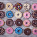 Außer Homer Simpson sollten am besten alle die Finger von Donuts lassen. Die Hefekringel sind voller Schadstoffe, wie das Verbrauchermagazin "Öko-Test" festgestellt hat. (Bild: Elena Schweitzer/fotolia.com)