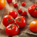 Tomaten entfalten ihr Aroma außerhalb des Kühlschranks (Africa Studio/ fotolia.com)