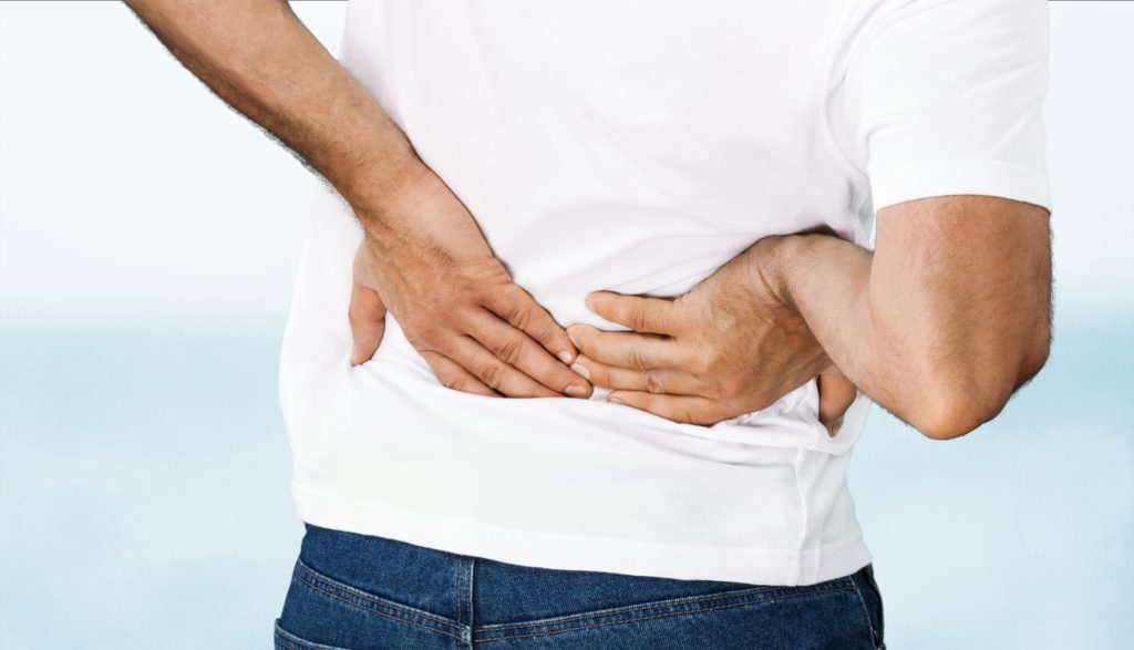 Rückenschmerzen sind zu einem richtigen Volksleiden geworden. Fast jeder zweite Bundesbürger hat im vergangenen Jahr wegen Muskel-Skelett- oder Bindegewebserkrankungen eine Arztpraxis aufgesucht. (Bild: BillionPhotos.com/fotolia.com)