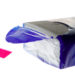 Die Klebelasche von Taschentuchverpackungen kann von Kleinkindern leicht verschluckt werden und schlimmstenfalls Erstickungsanfälle auslösen. (Bild: VRD/fotolia.com)