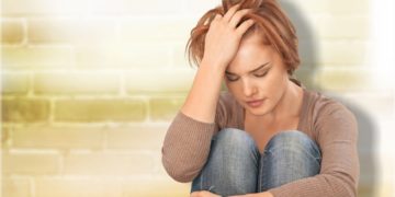 Schmerzen im Gesicht hat vielfältige Ursachen. Es können Nervenschmerzen sein oder auch Zahnweh, das ausstrahlt. Bild:  BillionPhotos.com - fotolia