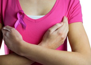 Forscher haben herausgefunden, dass Frauen, die zu den sogenannten Morgentypen gehören, ein niedrigeres Brustkrebsrisiko haben als Abendtypen. (Bild: WavebreakMediaMicro/fotolia.com)