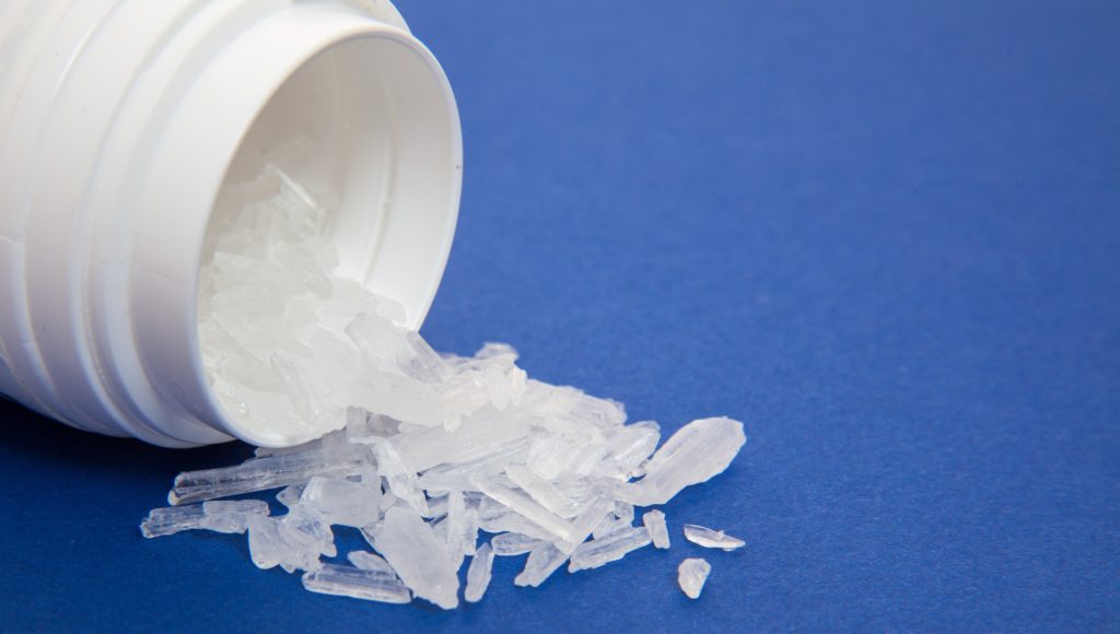 Crystal Meth ist eine Droge, die als stark aufputschend gilt. Nach dem Rausch folgen oft Angstzustände und Depressionen. Nun wurde eine Leitlinie zur besseren Behandlung Abhängiger veröffentlicht. (Bild: Kaesler Media/fotolia.com)